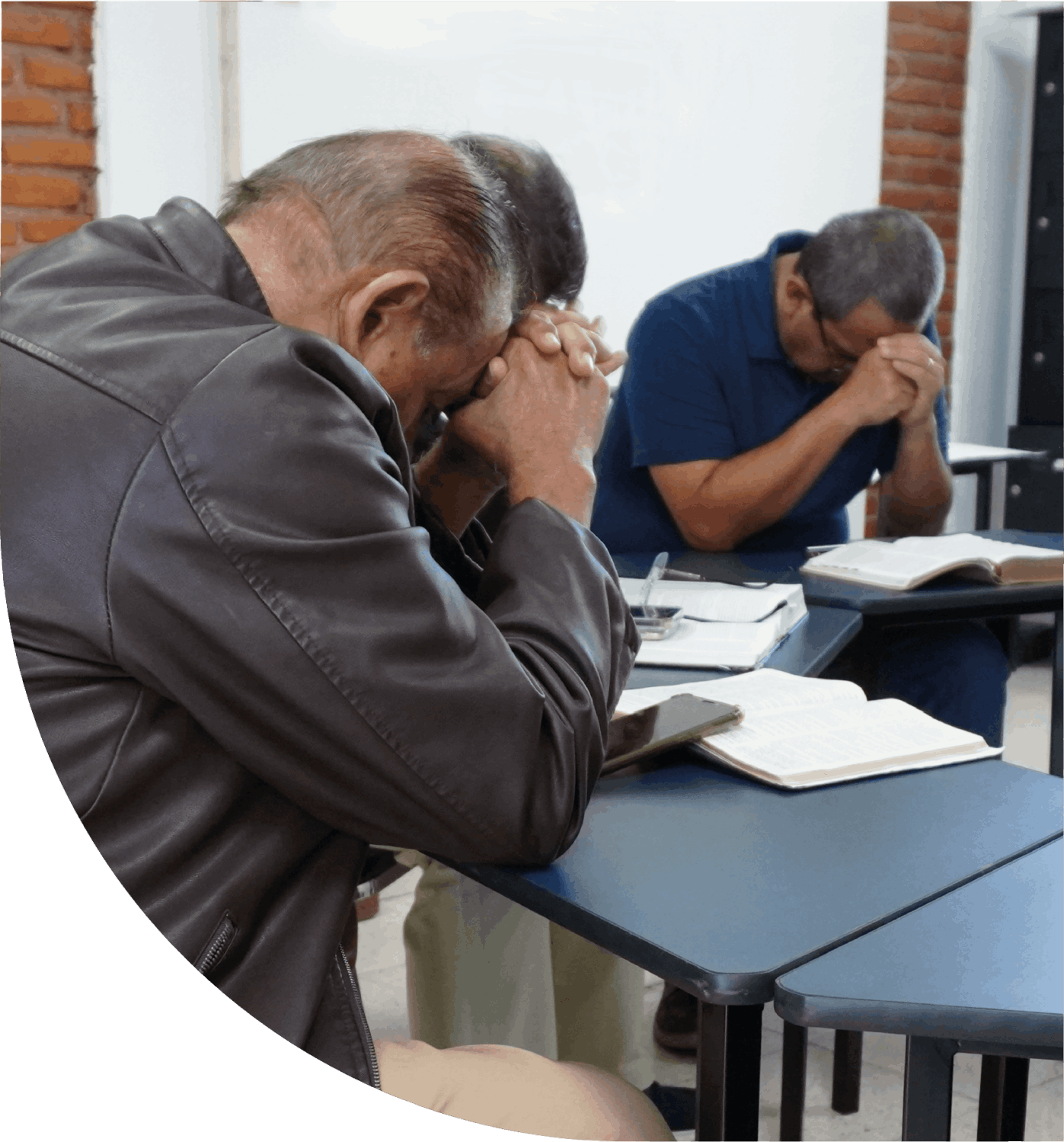 Varones en oración
